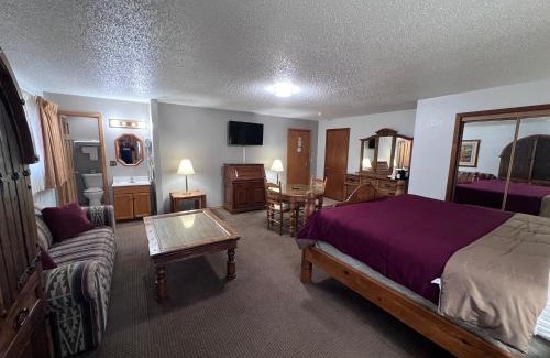 Dodge City Hotel | Regency Inn: Family and Pet-Friendly Comfort Awaits