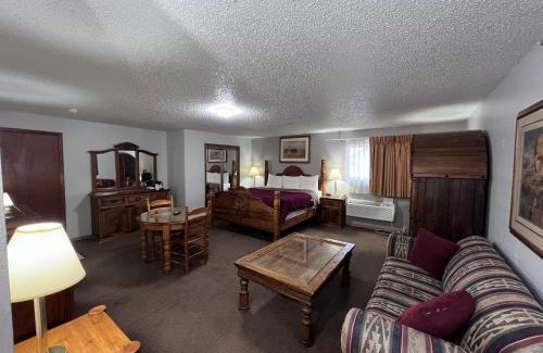 Dodge City Hotel | Regency Inn: Family and Pet-Friendly Comfort Awaits