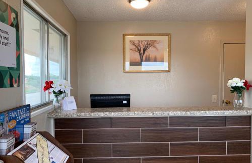 Rolla Hotel | Budget-Friendly Regency Inn: Pet and Child Friendly Stay