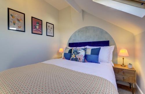 Leamington Spa Apartment | Regency Nest: Stylish 3 Bedroom Retreat in Central Leamington
