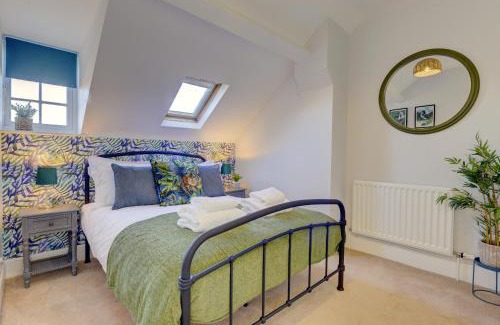 Leamington Spa Apartment | Regency Nest: Stylish 3 Bedroom Retreat in Central Leamington