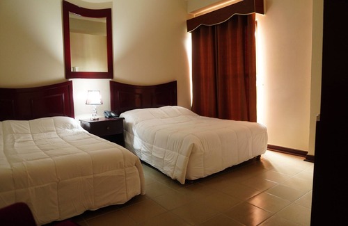 Georgetown Hotel | Regency Suites Hotel: Family-Friendly with Pool & Dining