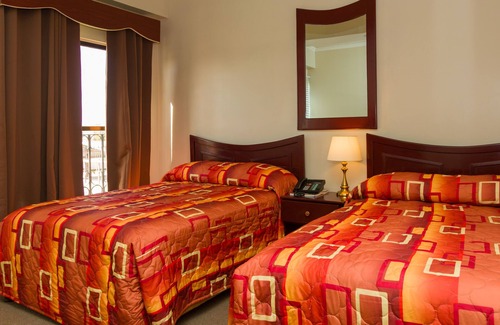 Georgetown Hotel | Regency Suites Hotel: Family-Friendly with Pool & Dining