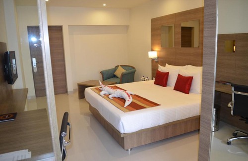 Arakkonam Hotel | Family-Friendly Regency Tiruttani with Delicious Dining Options