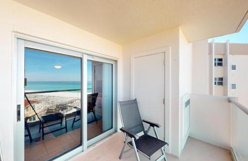 Pensacola Beach Apartment | Beachfront Escape at Regency Towers W 707 with Pool & Views