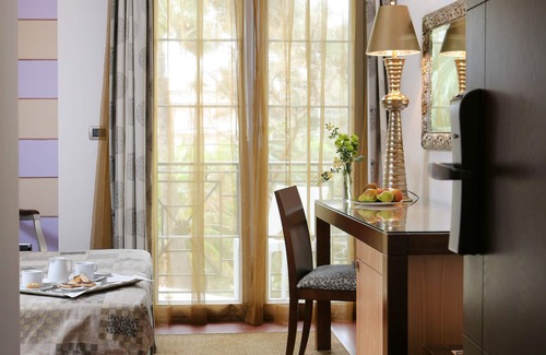 Catona Hotel | Regent Beach Hotel & Apartments: Ocean View Retreat with Pool