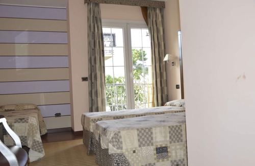 Catona Hotel | Regent Beach Hotel & Apartments: Ocean View Retreat with Pool