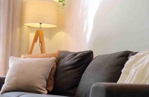 Eagle Heights House | Regent Bower Cottage: Family-Friendly Retreat, Rated 9.1/10