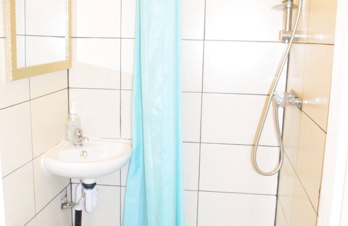 Burnley House | Cozy Regent Guest House in Burnley with Family-Friendly Amenities
