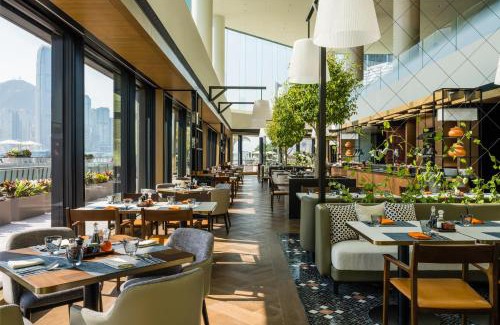 Tsim Sha Tsui Hotel | Exceptional Regent Hong Kong: Oceanfront Oasis with Pool