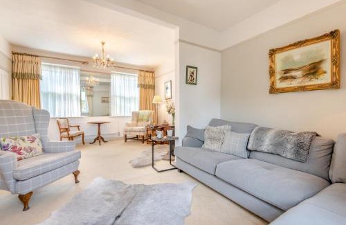 Clyro House | Regent House: Family and Pet-Friendly Getaway