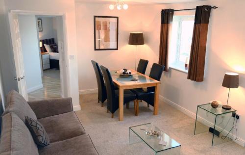 Gosforth Apartment | Unique Comfort at Regent - Pet and Child Friendly Haven