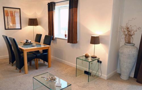Gosforth Apartment | Unique Comfort at Regent - Pet and Child Friendly Haven