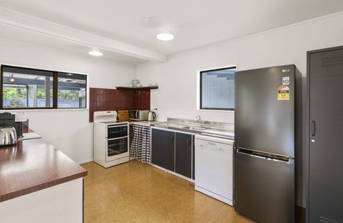 Martinborough House | Pet-Friendly Regent Retreat – Family Oasis in Martinborough