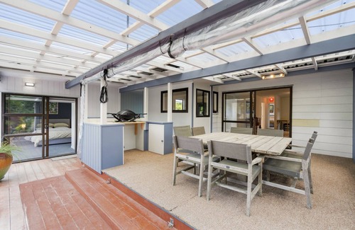 Martinborough House | Pet-Friendly Regent Retreat – Family Oasis in Martinborough