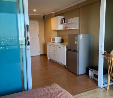 Suan Luang Apartment | Ideal Stay at Regent Srinakarin with Pool Access