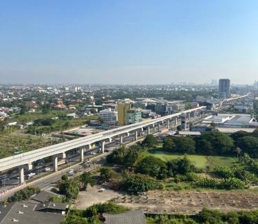 Suan Luang Apartment | Regent Srinakarin 19A: Family-Friendly Stay with Pool