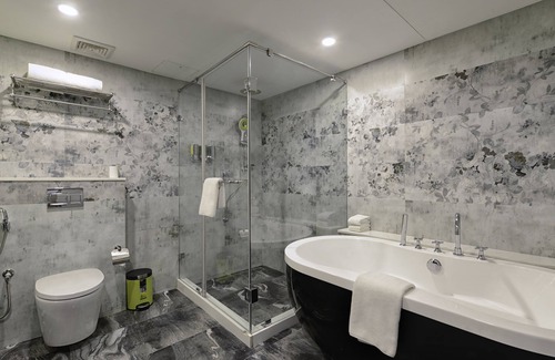 Navrangpura Hotel | Elegant Regenta Central Antarim Ahmedabad with Spa & Dining