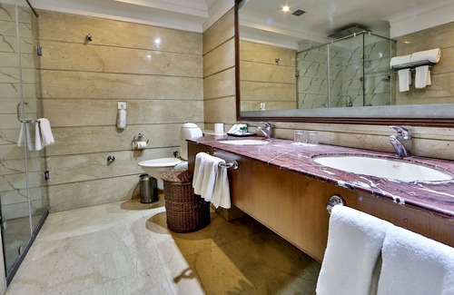 Ludhiana Hotel | Inviting Stay at Regenta Central Klassik with Pool & Spa