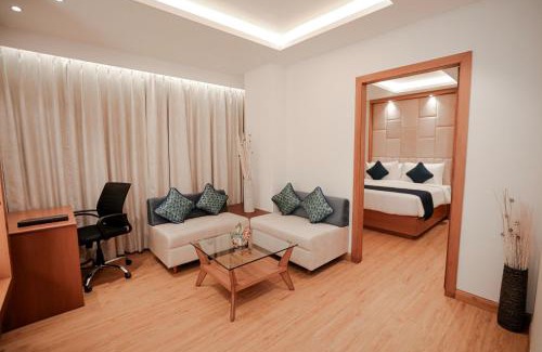 Bhopal Hotel | Discover Regenta Place Bhopal: Poolside Retreat Awaits