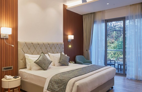 Kolhapur Hotel | Discover Regenta Place Raysons Kolhapur with Spa & Dining