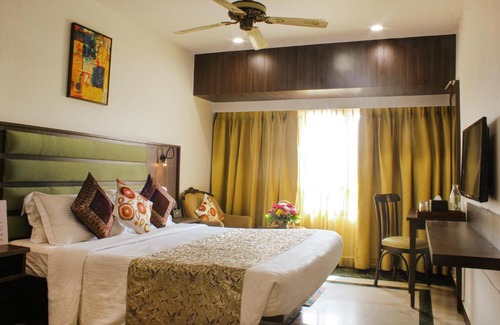 Airport Area Hotel | Elegant Retreat at Regenta Place The Emerald - 4-Star Stay