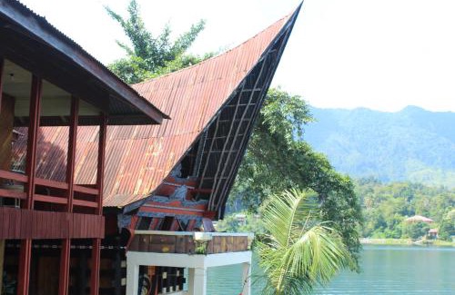 Tuk Tuk House | Pet-Friendly Reggae Guest House with Private Beach Access