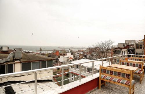 Emin Sinan Apartment | Kid-Friendly Reggae Apart Hotel with High Guest Ratings