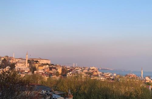 Emin Sinan Apartment | Kid-Friendly Reggae Apart Hotel with High Guest Ratings