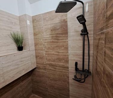 Oradea House | Budget-Friendly Stay at Regim Hotelier Pietonală