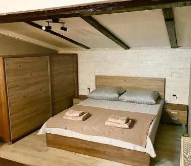 Oradea House | Budget-Friendly Stay at Regim Hotelier Pietonală