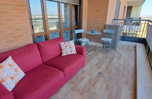 Centro Giano Apartment | Regina Cyclarum Suite: Ideal Retreat Near Rome Fair & Airport