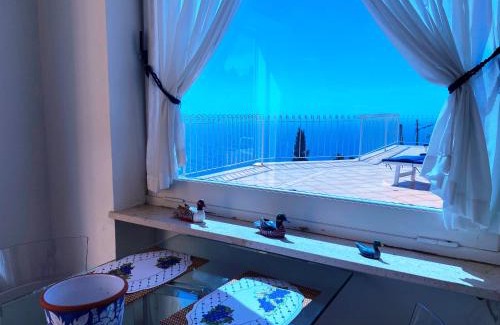 Marina Piccola Apartment | Regina di Capri - Suite with Ocean View & Breakfast Included