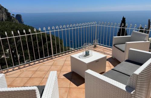 Marina Piccola Apartment | Regina di Capri - Suite with Ocean View & Breakfast Included