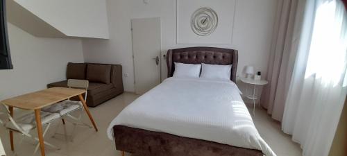 Or Akiva House | Family-Friendly Regina's Place with Exceptional 9.3 Rating