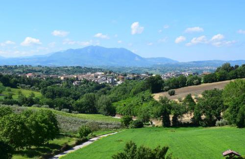 Mirabella Eclano Bed & Breakfast | Regina Viarum: Pet-Friendly Hotel with Hot Tub Amenities