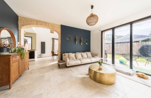 Salles House | Rehabilitated hay dryer near Bordeaux and the Bay of Arcachon