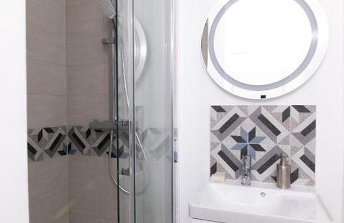 Choisy-le-Roi Apartment | Family-Friendly Rehoboth with Kitchen & Accessibility Features