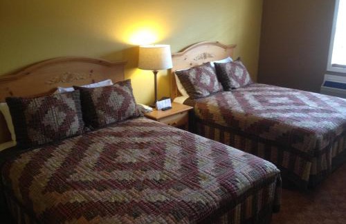 Blue Ridge Cabin | Budget-Friendly Reid Ridge Lodge with Wheelchair Access