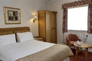 Reigate Hotel | Relax at Reigate Manor Hotel with Family-Friendly Amenities