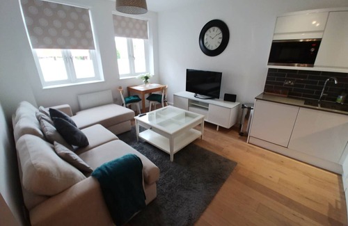 Reigate Apartment | Cozy Reigate Park View Apartment Awaits Your Stay