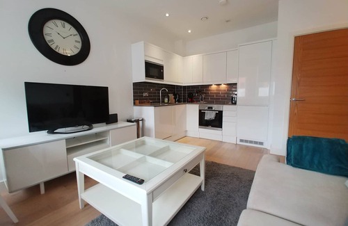 Reigate Apartment | Cozy Reigate Park View Apartment Awaits Your Stay