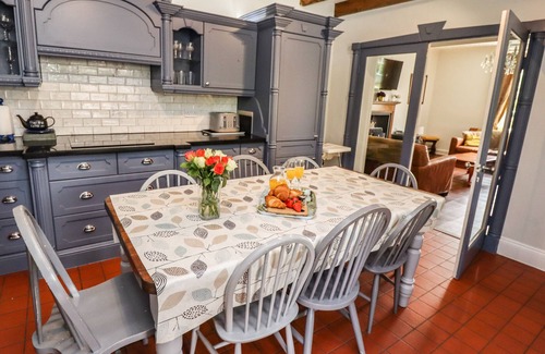 Reighton Cottage | Reighton House: Pet Friendly Retreat with Cozy Open Fire