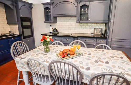 Reighton Cottage | Reighton House: Pet Friendly Retreat with Cozy Open Fire
