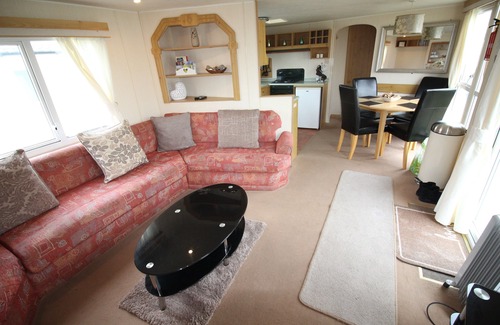 Reighton RV Rental | Reighton Sands: Pet-Friendly Retreat with Ocean Views