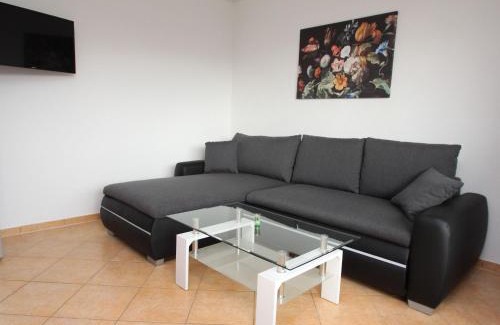 Klein Labenz House | Nature Retreat at Groß Labenzer See - Pet Friendly & Accessible