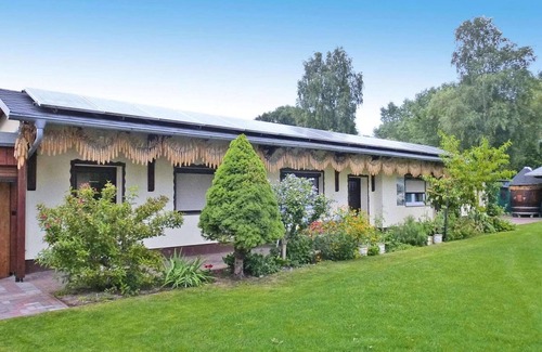 Lubben House | Cozy Bungalow in Lübben with Parking & Breakfast Included