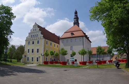 Lubben House | Cozy Bungalow in Lübben with Parking & Breakfast Included