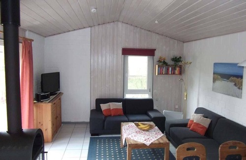 Mirow House | Reiher 18 - Cozy Bungalow with Private Sauna & Pet-Friendly Stay