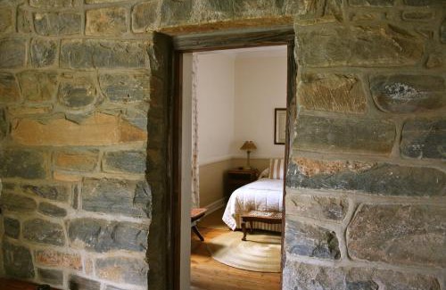 Lobamba Cabin | Top-Rated Reilly's Rock Hilltop Lodge with Breakfast Included